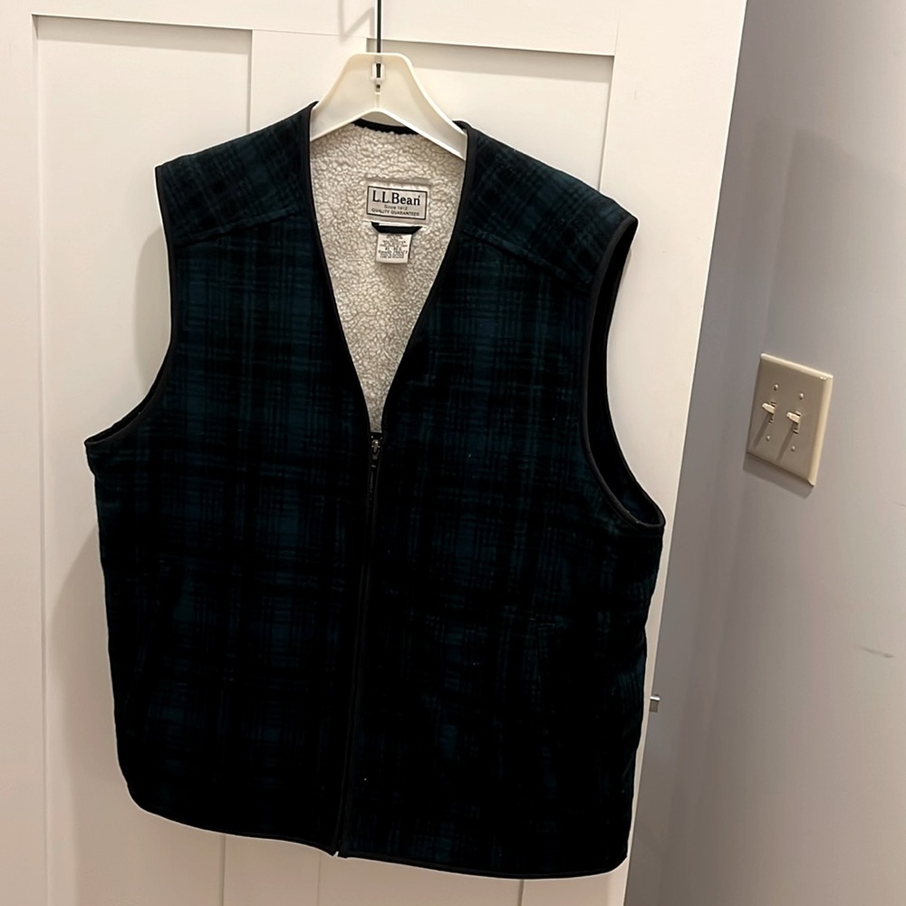 Men’s wool flannel vest with Sherpa lining